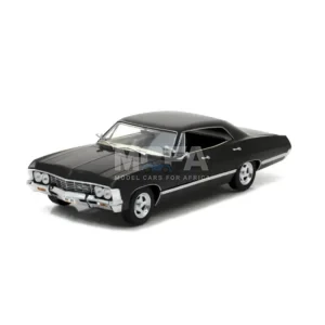GreenLight 1967 Chevrolet Impala Sport Sedan in Tuxedo Black, 1:24 scale